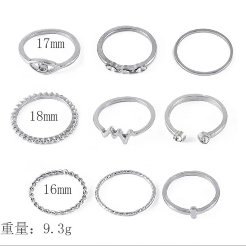 3/$30 🤍 Dainty Ring Set
